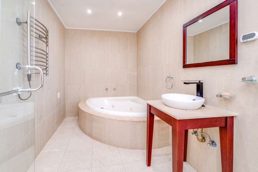 3 Bedroom Property for Sale in Woodmead Gauteng