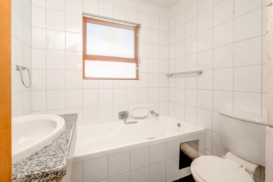 3 Bedroom Property for Sale in Woodmead Gauteng