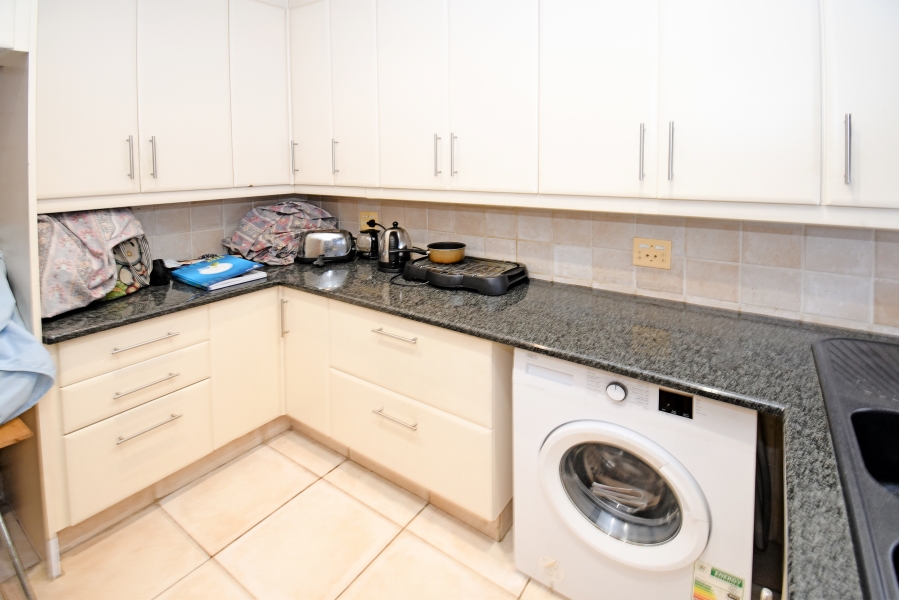 2 Bedroom Property for Sale in Buccleuch Gauteng