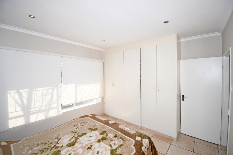 2 Bedroom Property for Sale in Buccleuch Gauteng
