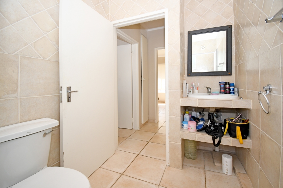 2 Bedroom Property for Sale in Buccleuch Gauteng