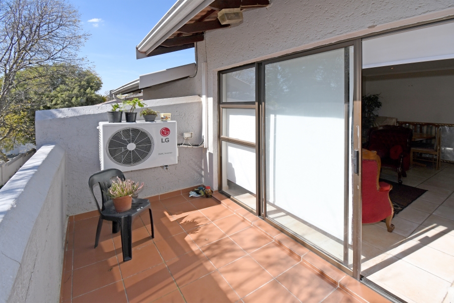 2 Bedroom Property for Sale in Buccleuch Gauteng