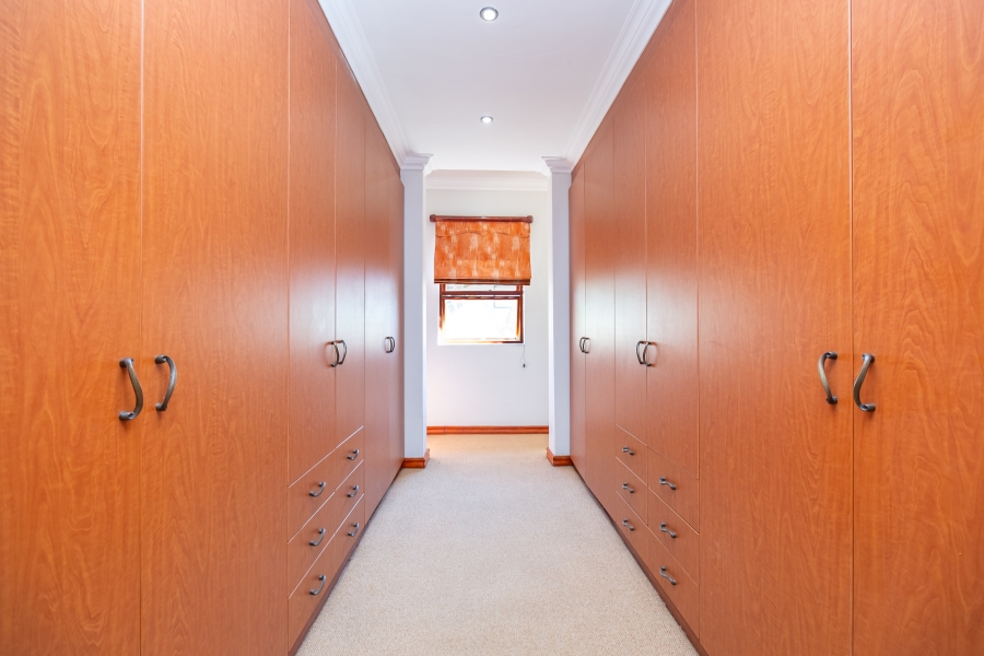 6 Bedroom Property for Sale in Fourways Gauteng