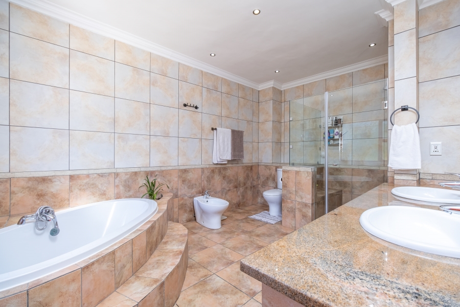 6 Bedroom Property for Sale in Fourways Gauteng
