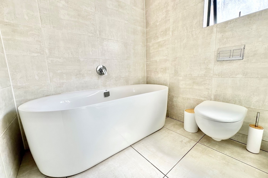2 Bedroom Property for Sale in The Polofields Gauteng