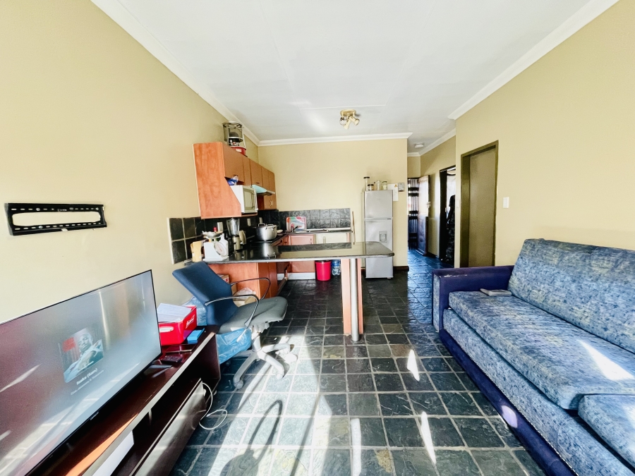 2 Bedroom Property for Sale in Erand Gardens Gauteng