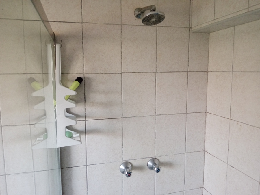 2 Bedroom Property for Sale in Comet Gauteng
