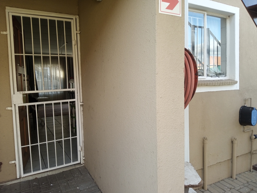2 Bedroom Property for Sale in Comet Gauteng