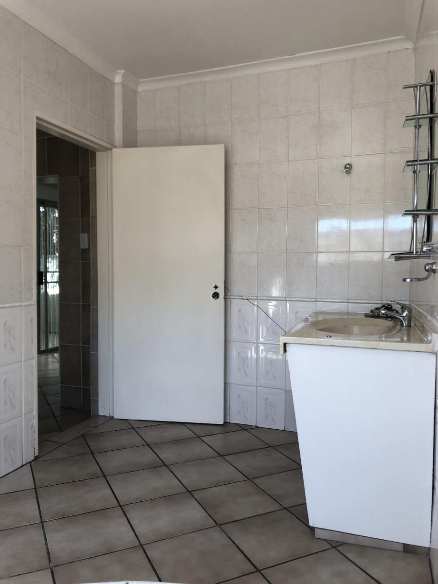To Let 2 Bedroom Property for Rent in Franklin Roosevelt Park Gauteng