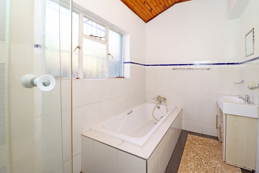 3 Bedroom Property for Sale in Cyrildene Gauteng