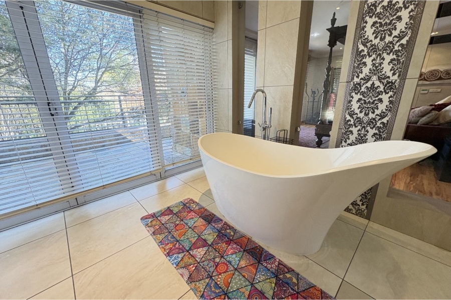 5 Bedroom Property for Sale in Bryanston Gauteng