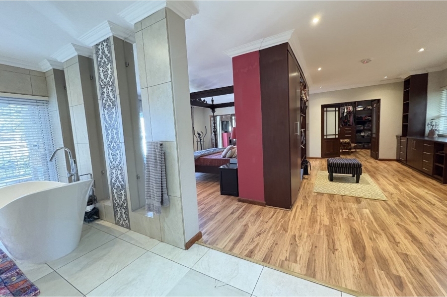 5 Bedroom Property for Sale in Bryanston Gauteng