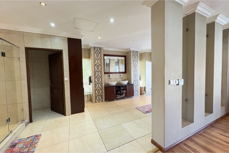 5 Bedroom Property for Sale in Bryanston Gauteng