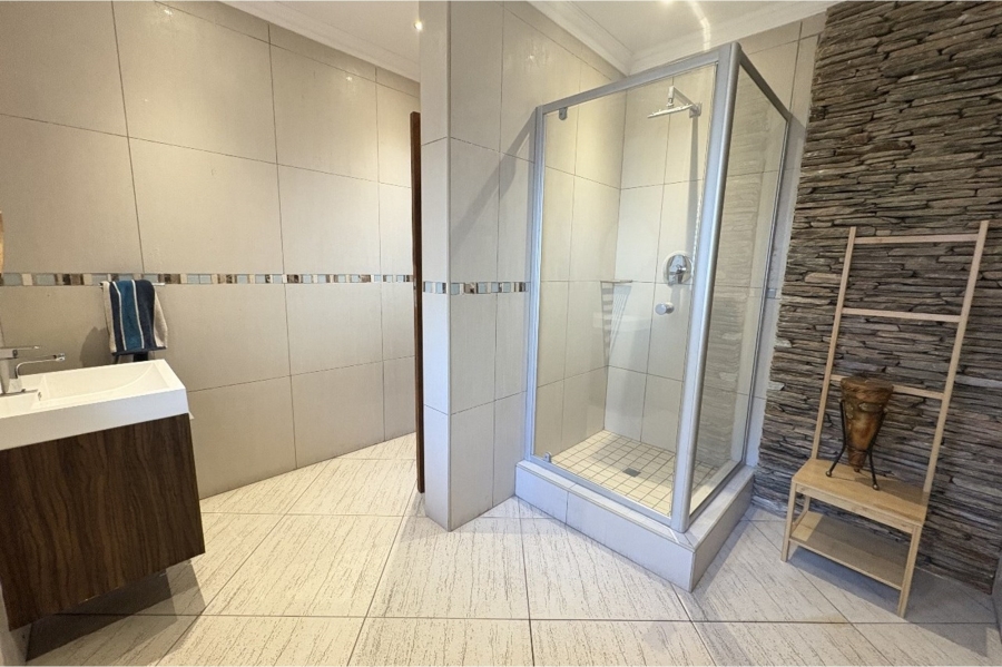 5 Bedroom Property for Sale in Bryanston Gauteng