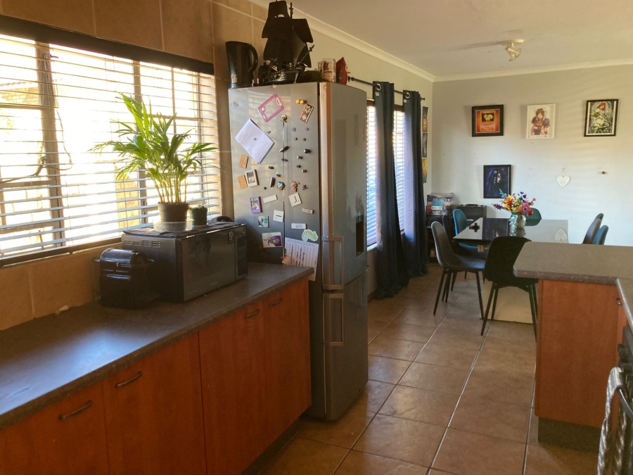 4 Bedroom Property for Sale in Willowbrook Gauteng