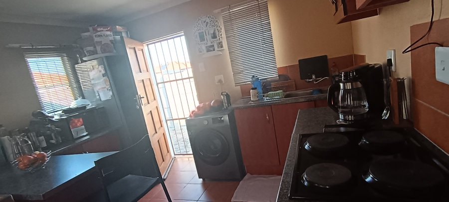 3 Bedroom Property for Sale in Albertsdal Gauteng