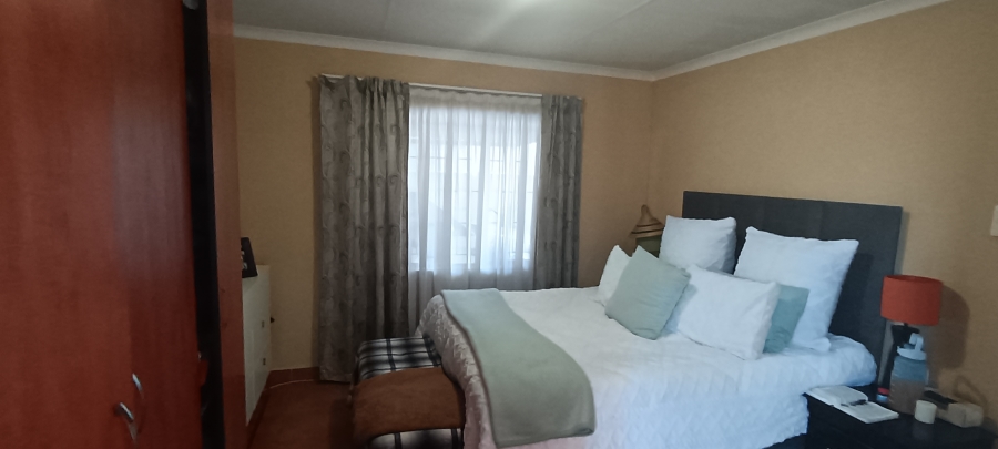 3 Bedroom Property for Sale in Albertsdal Gauteng