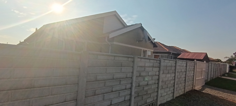 3 Bedroom Property for Sale in Albertsdal Gauteng