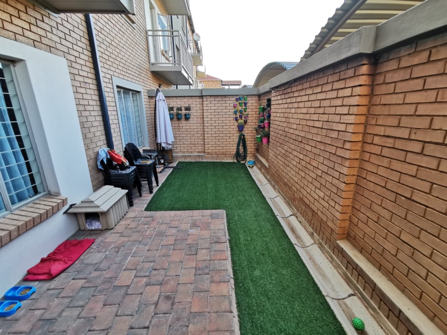 2 Bedroom Property for Sale in Moregloed Gauteng
