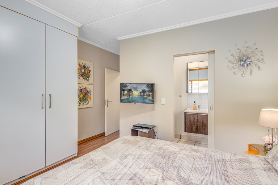 2 Bedroom Property for Sale in Bryanston Gauteng
