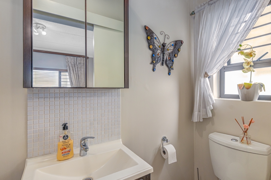 2 Bedroom Property for Sale in Bryanston Gauteng
