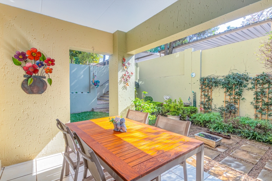 2 Bedroom Property for Sale in Bryanston Gauteng