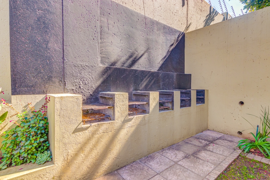 2 Bedroom Property for Sale in Bryanston Gauteng