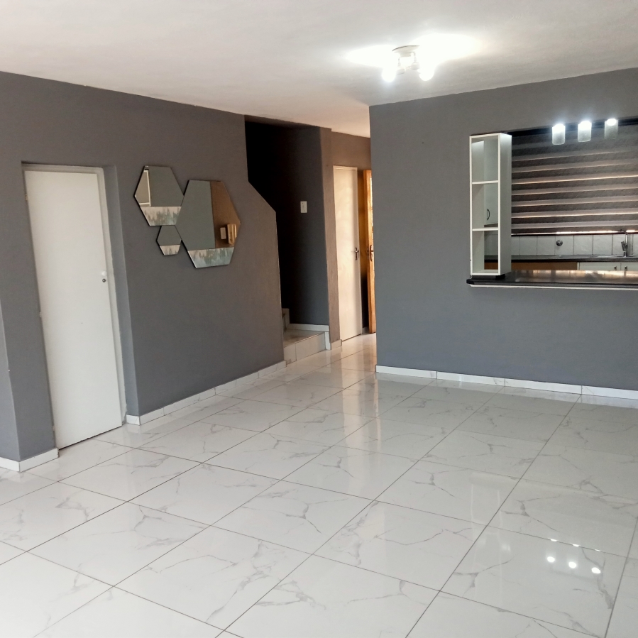 To Let 2 Bedroom Property for Rent in Sundowner Gauteng