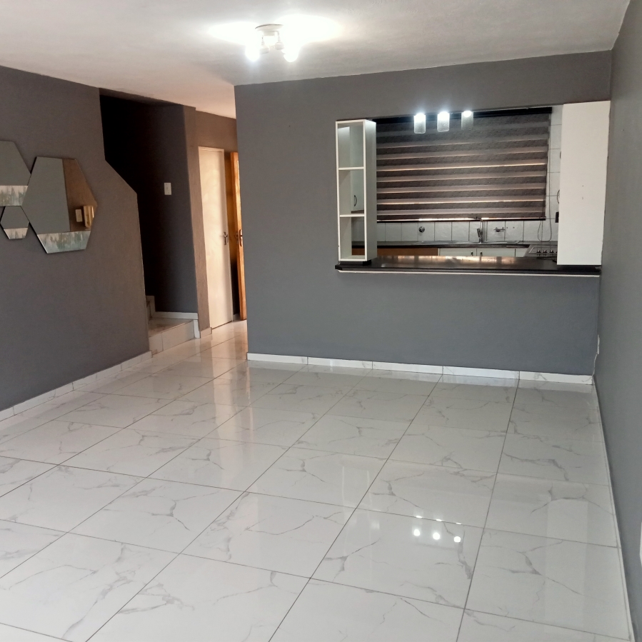 To Let 2 Bedroom Property for Rent in Sundowner Gauteng