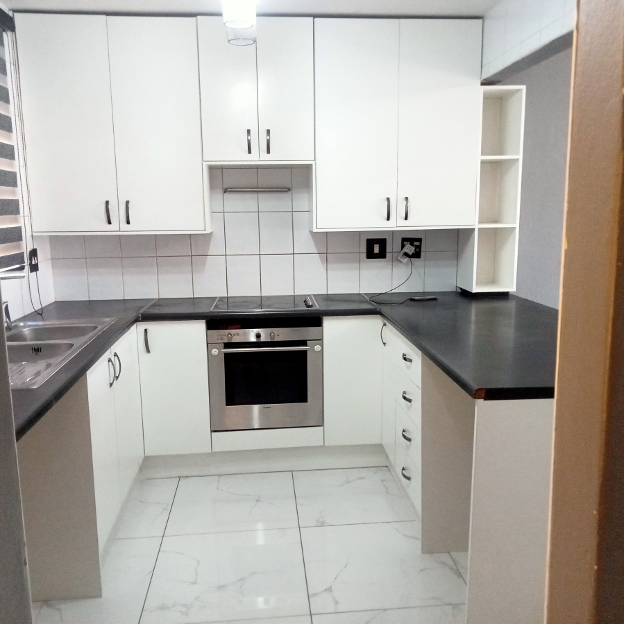 To Let 2 Bedroom Property for Rent in Sundowner Gauteng