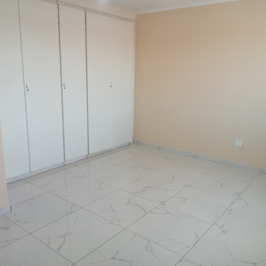 To Let 2 Bedroom Property for Rent in Sundowner Gauteng