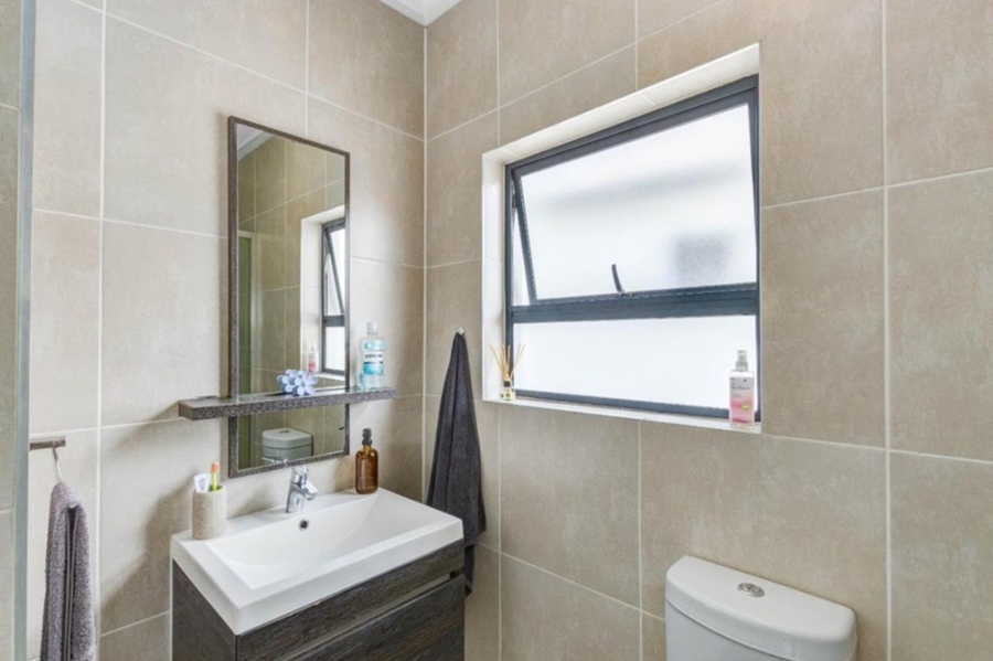 To Let 1 Bedroom Property for Rent in Bryanston Gauteng