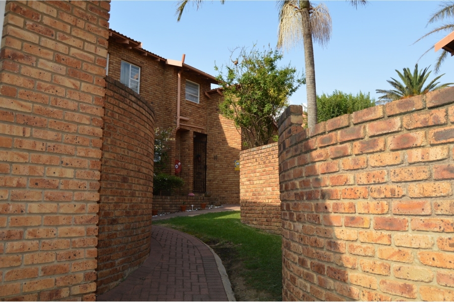 2 Bedroom Property for Sale in Halfway House Gauteng
