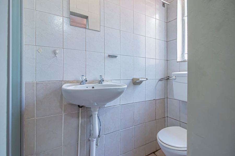To Let 1 Bedroom Property for Rent in Mayville Gauteng