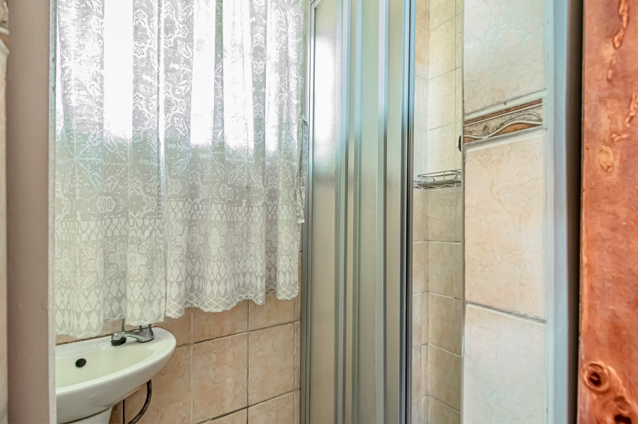To Let 1 Bedroom Property for Rent in Mayville Gauteng