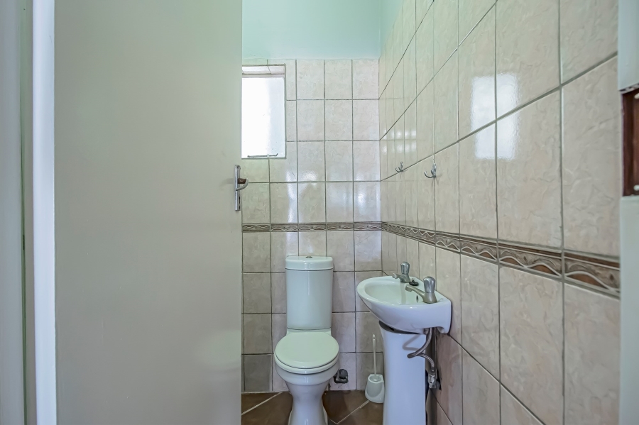 To Let 1 Bedroom Property for Rent in Mayville Gauteng
