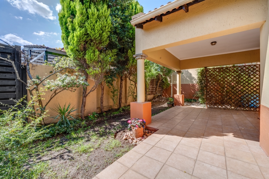 2 Bedroom Property for Sale in Douglasdale Gauteng