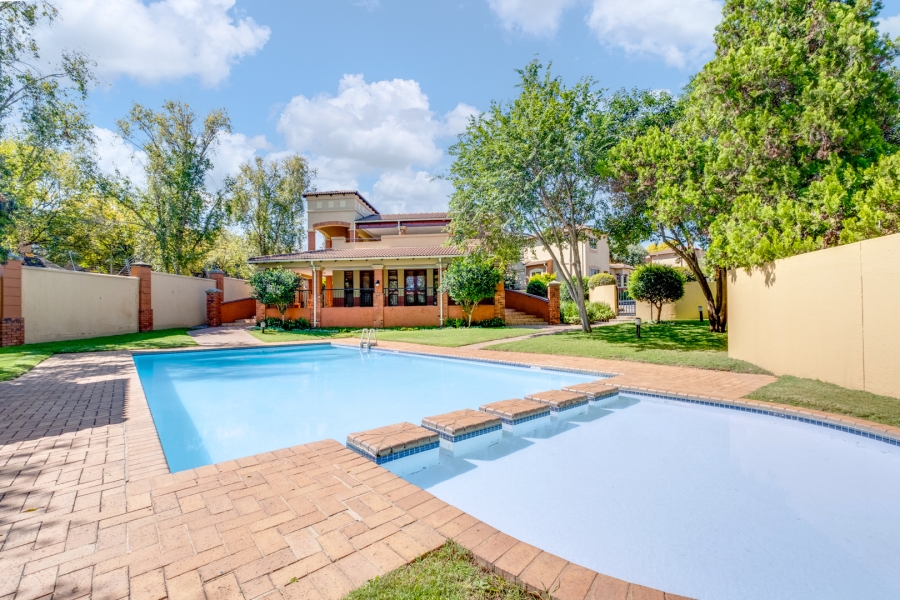 2 Bedroom Property for Sale in Douglasdale Gauteng
