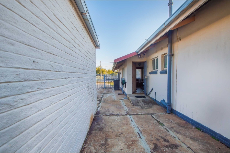 3 Bedroom Property for Sale in Witpoortjie Gauteng