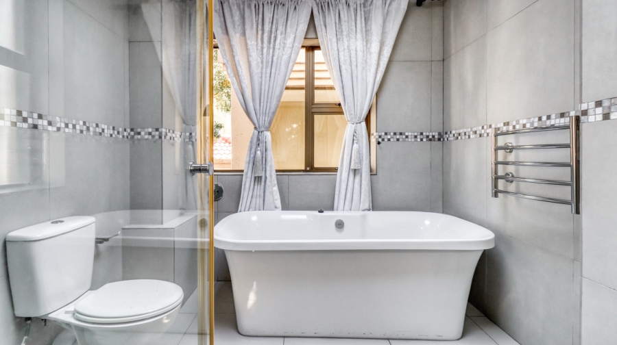 4 Bedroom Property for Sale in Dainfern Golf Estate Gauteng