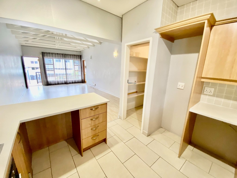 To Let 2 Bedroom Property for Rent in Illovo Gauteng