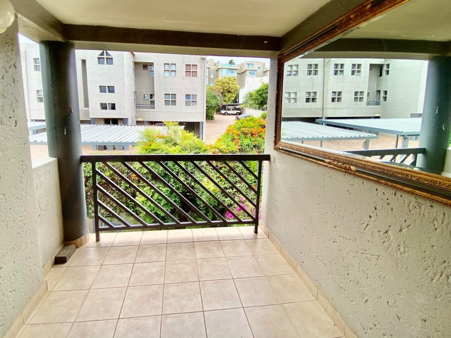 To Let 2 Bedroom Property for Rent in Illovo Gauteng