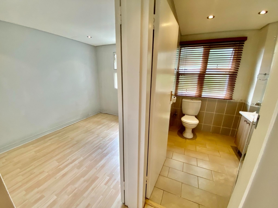 To Let 2 Bedroom Property for Rent in Illovo Gauteng