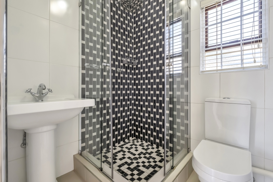 2 Bedroom Property for Sale in Strathavon Gauteng