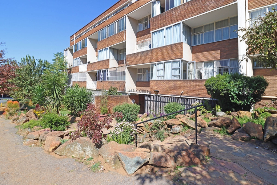 3 Bedroom Property for Sale in Cyrildene Gauteng
