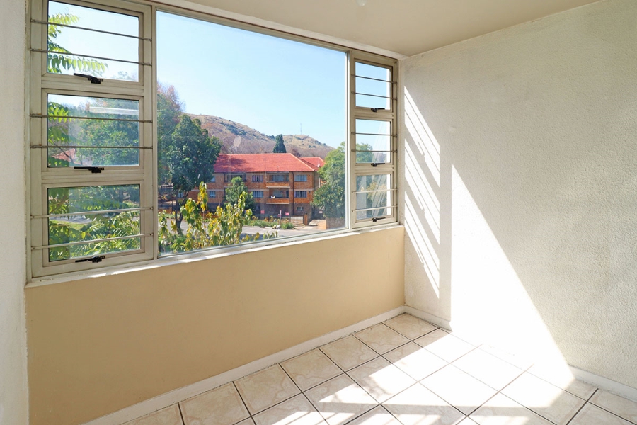 3 Bedroom Property for Sale in Cyrildene Gauteng