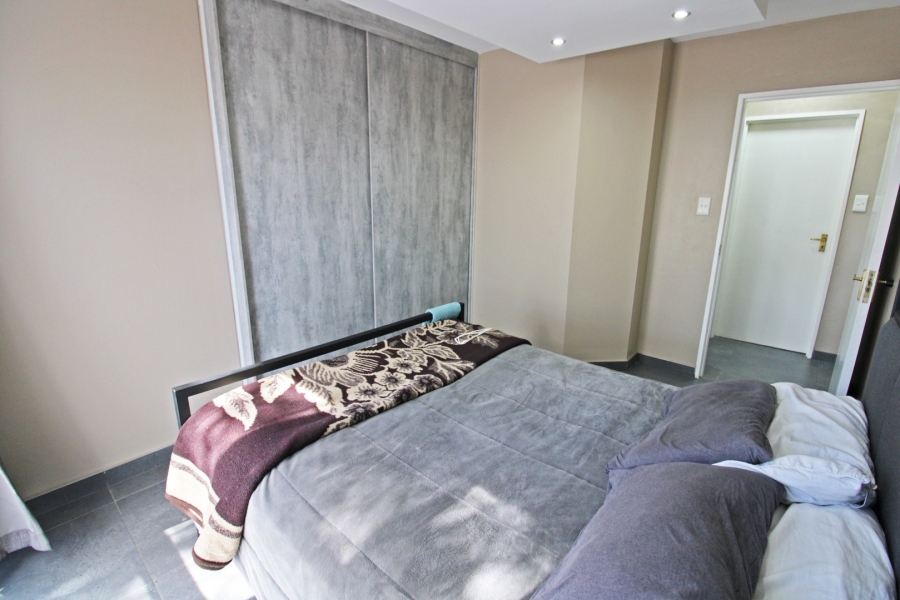 To Let 2 Bedroom Property for Rent in Bryanston Gauteng