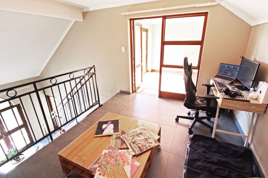To Let 2 Bedroom Property for Rent in Bryanston Gauteng