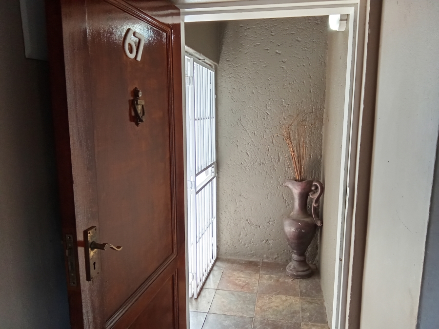 3 Bedroom Property for Sale in Radiokop Gauteng