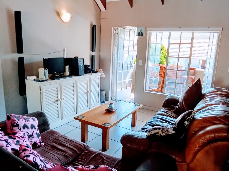 3 Bedroom Property for Sale in Radiokop Gauteng